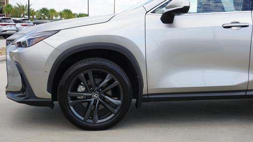 2024 Lexus NX 450h+ Luxury