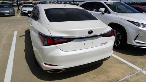 White 2019 Lexus ES 350 Base
