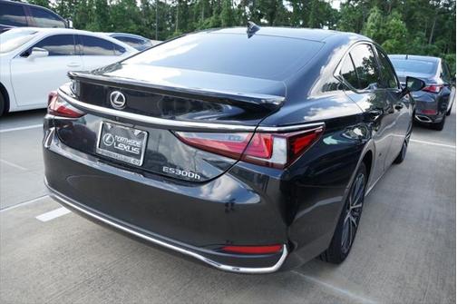 2024 Lexus ES 300h Base
