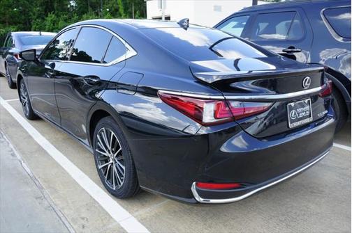 2024 Lexus ES 300h Base