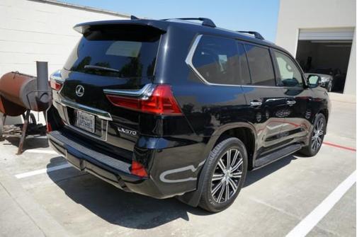 2021 Lexus LX 570 Three-Row