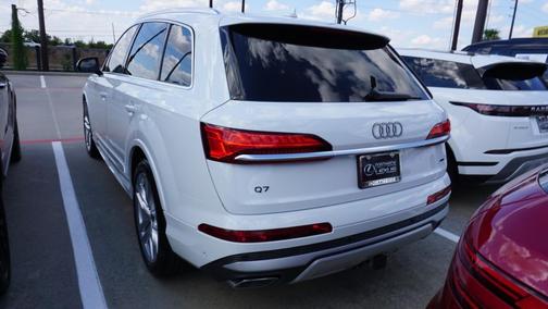 2025 Audi Q7 55 Premium Plus