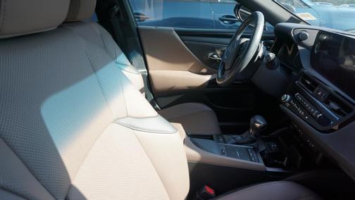 2022 Lexus ES 350 Base