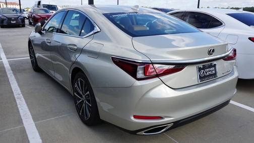 2025 Lexus ES 350 Base