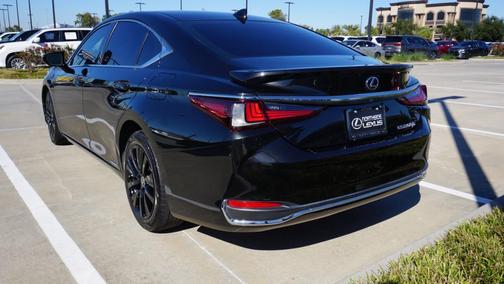 2021 Lexus ES 300h Base