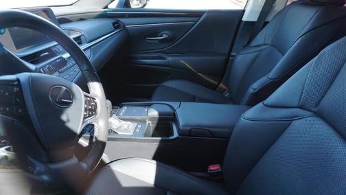 2021 Lexus ES 300h Base