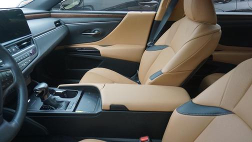 2023 Lexus ES 350 Base