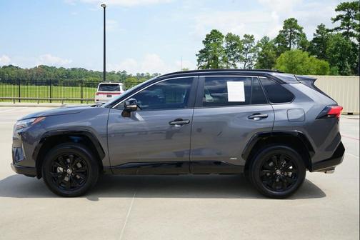 2022 Toyota RAV4 Hybrid SE