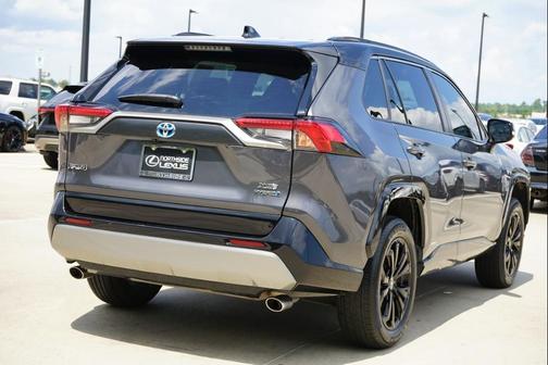 2022 Toyota RAV4 Hybrid SE