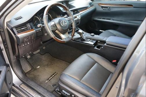 2017 Lexus ES 350 Base
