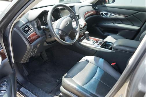 2016 INFINITI Q70L 3.7