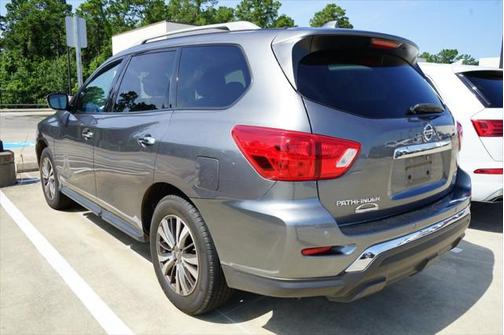 2019 Nissan Pathfinder SV