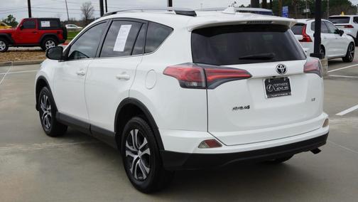 2017 Toyota RAV4 LE