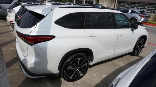 2022 Toyota Highlander XSE