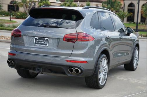2016 Porsche Cayenne S