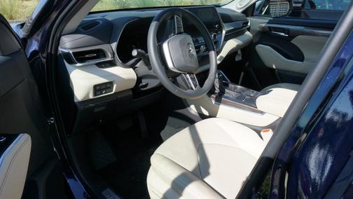 2025 Toyota Highlander Hybrid Limited