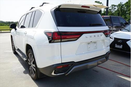 2022 Lexus LX 600 Luxury