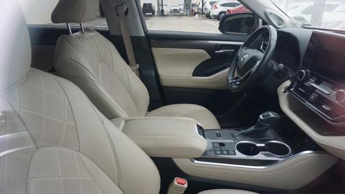 2024 Toyota Highlander Platinum FWD (Natl)