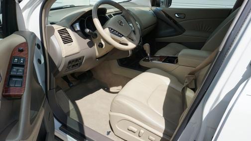 2010 Nissan Murano LE