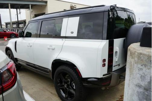 2021 Land Rover Defender 110 X-Dynamic SE