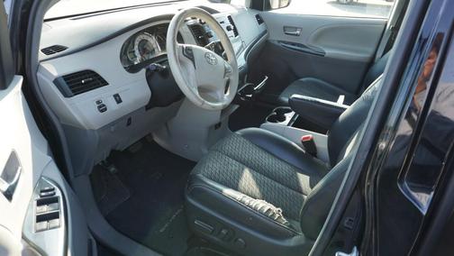 2012 Toyota Sienna SE