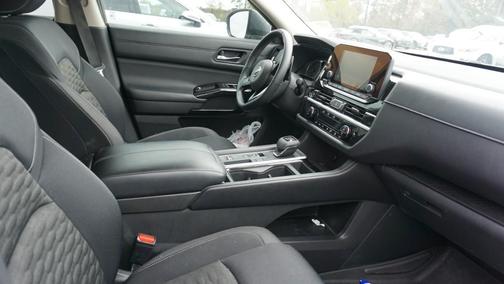 2022 Nissan Pathfinder SV 2WD