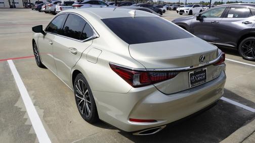 2023 Lexus ES 350 Base