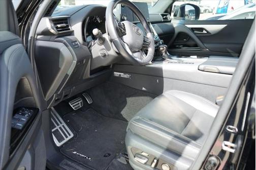 2022 Lexus LX 600 Base