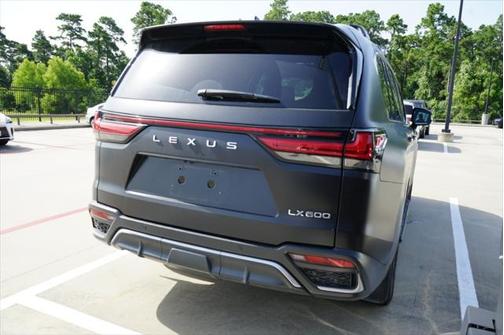 2022 Lexus LX 600 Base