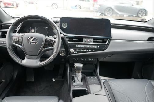2022 Lexus ES 350 Ultra Luxury