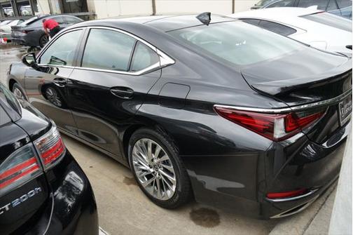 2022 Lexus ES 350 Ultra Luxury