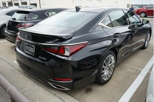 2022 Lexus ES 350 Ultra Luxury