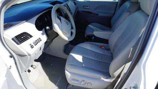 2013 Toyota Sienna XLE