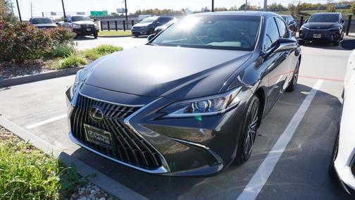 2025 Lexus ES 300h Base