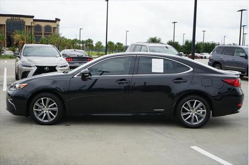 2018 Lexus ES 300h Base