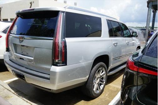 2018 Cadillac Escalade ESV Luxury
