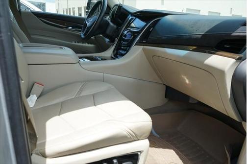 2018 Cadillac Escalade ESV Luxury