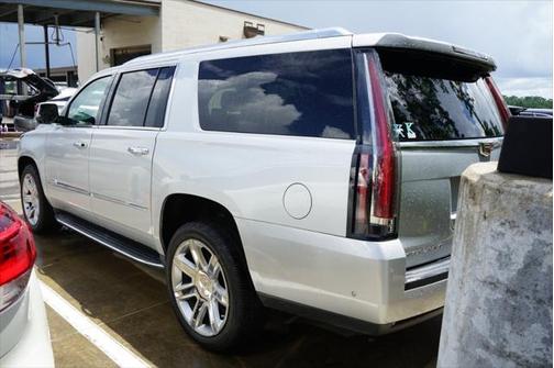 2018 Cadillac Escalade ESV Luxury