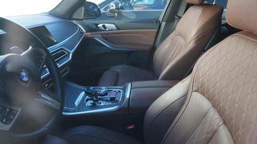 2022 BMW X7 M50i