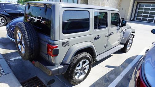 Sting-Gray Clearcoat 2019 Jeep Wrangler Unlimited Sahara