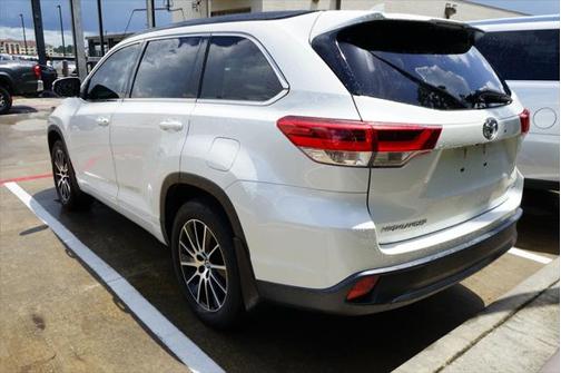 2018 Toyota Highlander SE