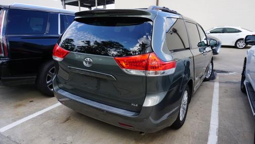 2011 Toyota Sienna XLE