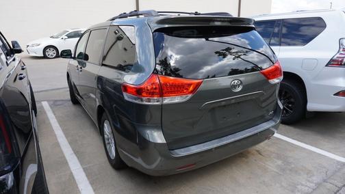 2011 Toyota Sienna XLE