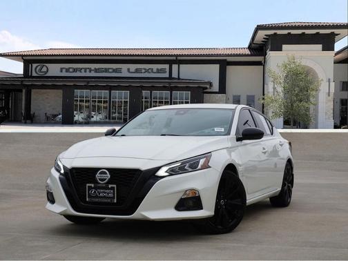 2022 Nissan Altima SR FWD