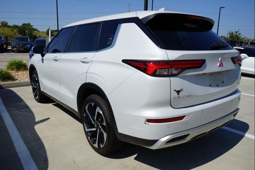 2022 Mitsubishi Outlander SE