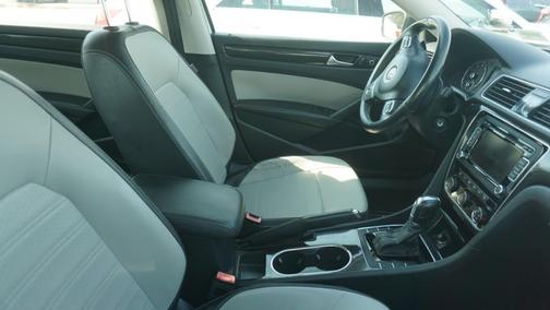 2015 Volkswagen Passat 1.8T Auto Sport