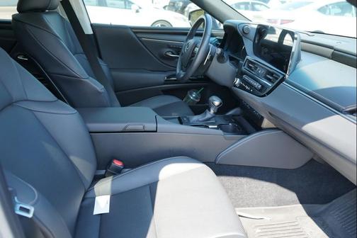 2023 Lexus ES 350 Base