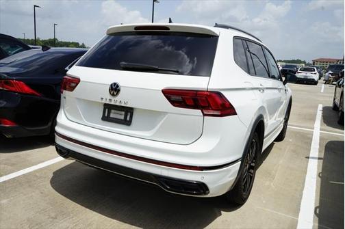 2022 Volkswagen Tiguan 2.0T SE R-Line Black