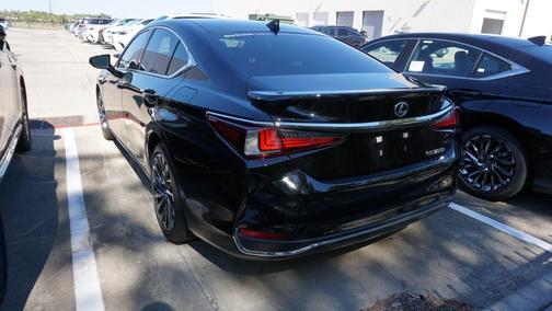 2024 Lexus ES 300h Luxury