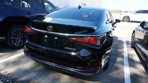 2024 Lexus ES 300h Luxury